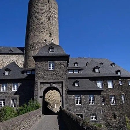 Eifelferienwohnungen Familie Saxler *