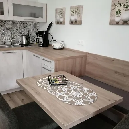 Apartment Eifelferienwohnungen Familie Saxler *